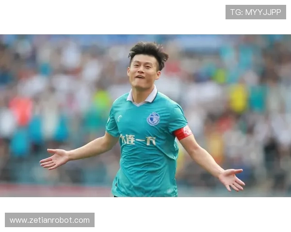 杨一鸣百场里程碑!深圳铁卫书写家乡足球传奇 杨一鸣百场里程碑!深圳铁卫书写家乡足球传奇